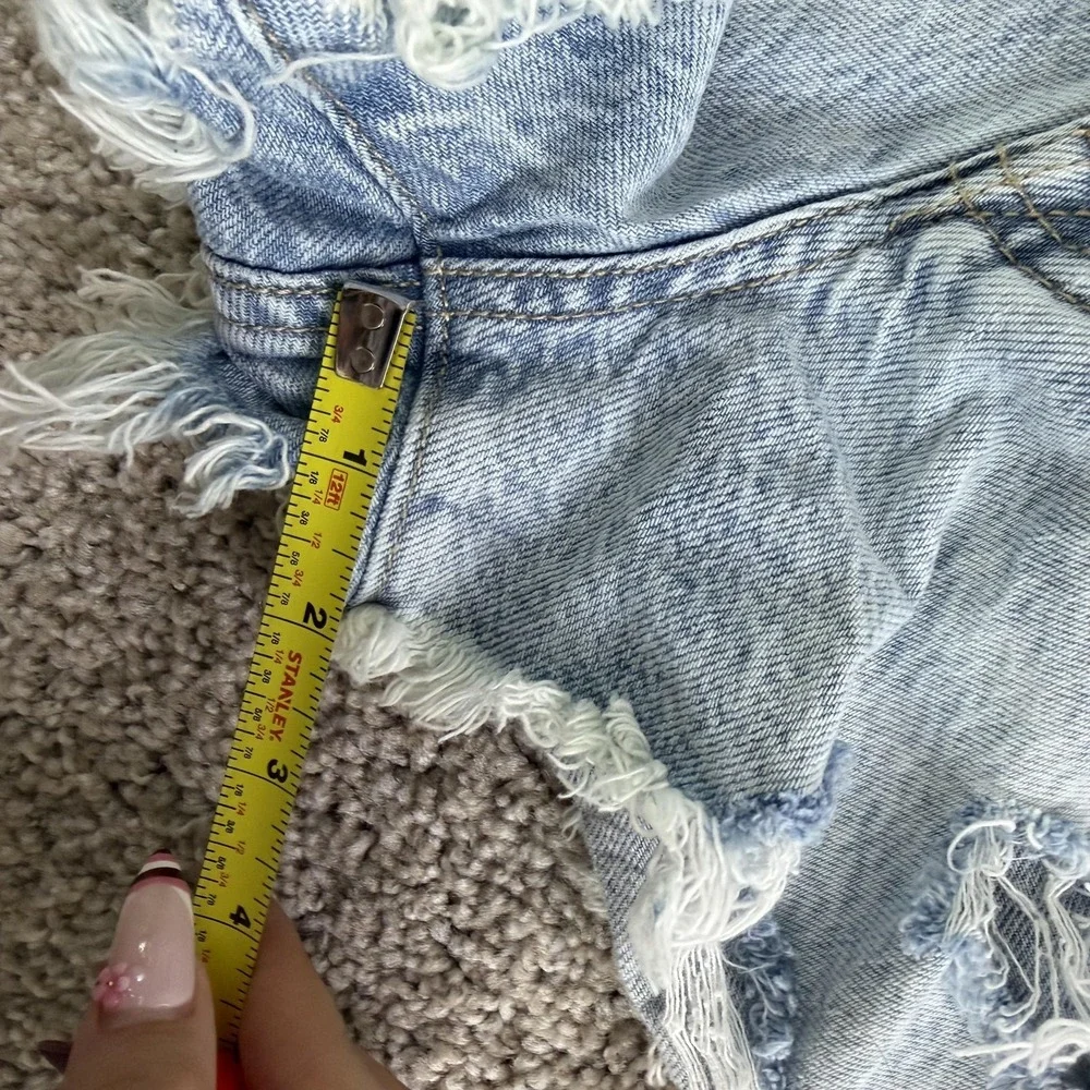 Aeropostale Shorts Womens 4 28W Blue Denim High Rise Distressed Cut Off Raw Hem